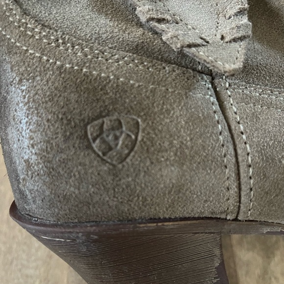 Ariat women’s suede boots size 7. - Picture 6 of 8